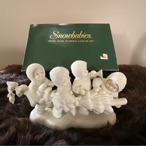 Snowbabies Figurine ‘Hi-Ho, Hi-Ho, To Frolic Land We Go’